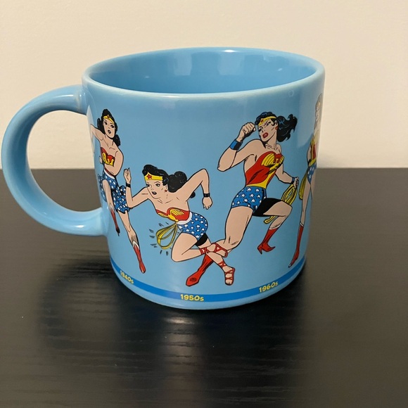 Wonder Woman Cup/Mug - Picture 3 of 5